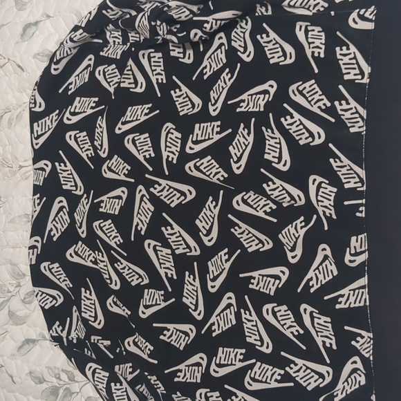 Hooded Nike Sweatshirt - Picture 10 of 12